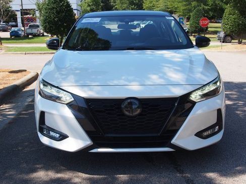 Used 2022 Nissan Sentra SR w/ Midnight Edition FWD image 2