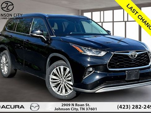 Used 2021 Toyota Highlander Platinum AWD/4WD image 12