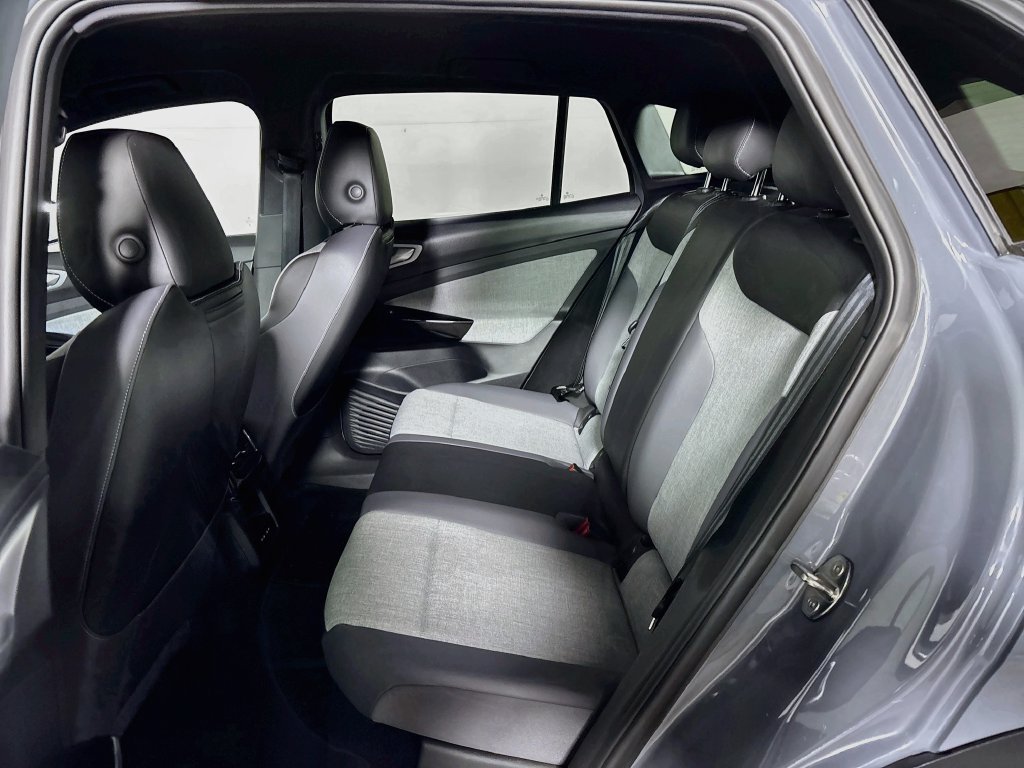 Certified 2023 Volkswagen ID.4 Pro AWD/4WD image 21