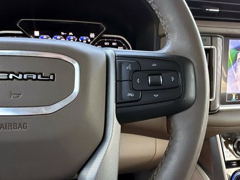 Certified 2021 GMC Yukon XL Denali image 32