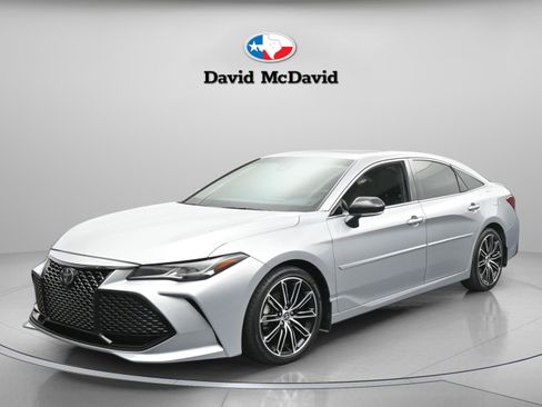 Used 2022 Toyota Avalon Touring image 1