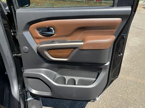 Used 2021 Nissan Titan Platinum Reserve w/ Moonroof Package RWD image 32