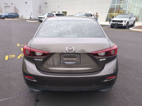 Used 2017 MAZDA MAZDA3 Touring image 5