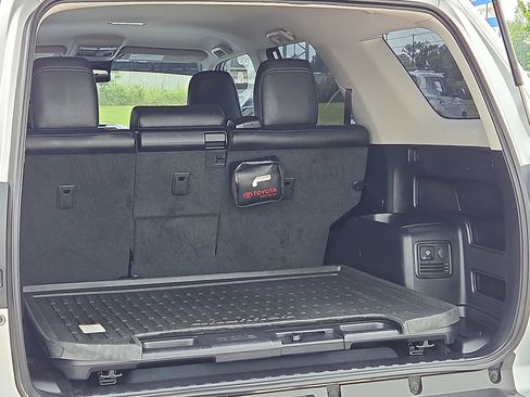 Used 2022 Toyota 4Runner TRD Sport AWD/4WD image 9