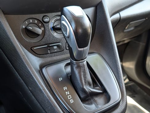 Used 2018 Ford Transit Connect XLT image 30