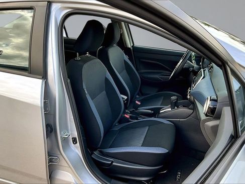 Used 2025 Nissan Versa SV FWD image 28