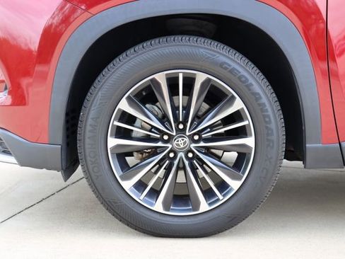 Certified 2024 Toyota Grand Highlander AWD Hybrid image 9
