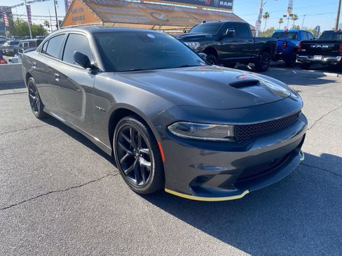 Used 2022 Dodge Charger R/T w/ Plus Group RWD image 3