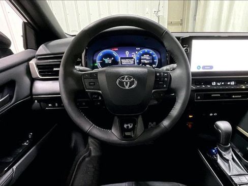 Used 2026 Toyota Camry XSE AWD/4WD image 5