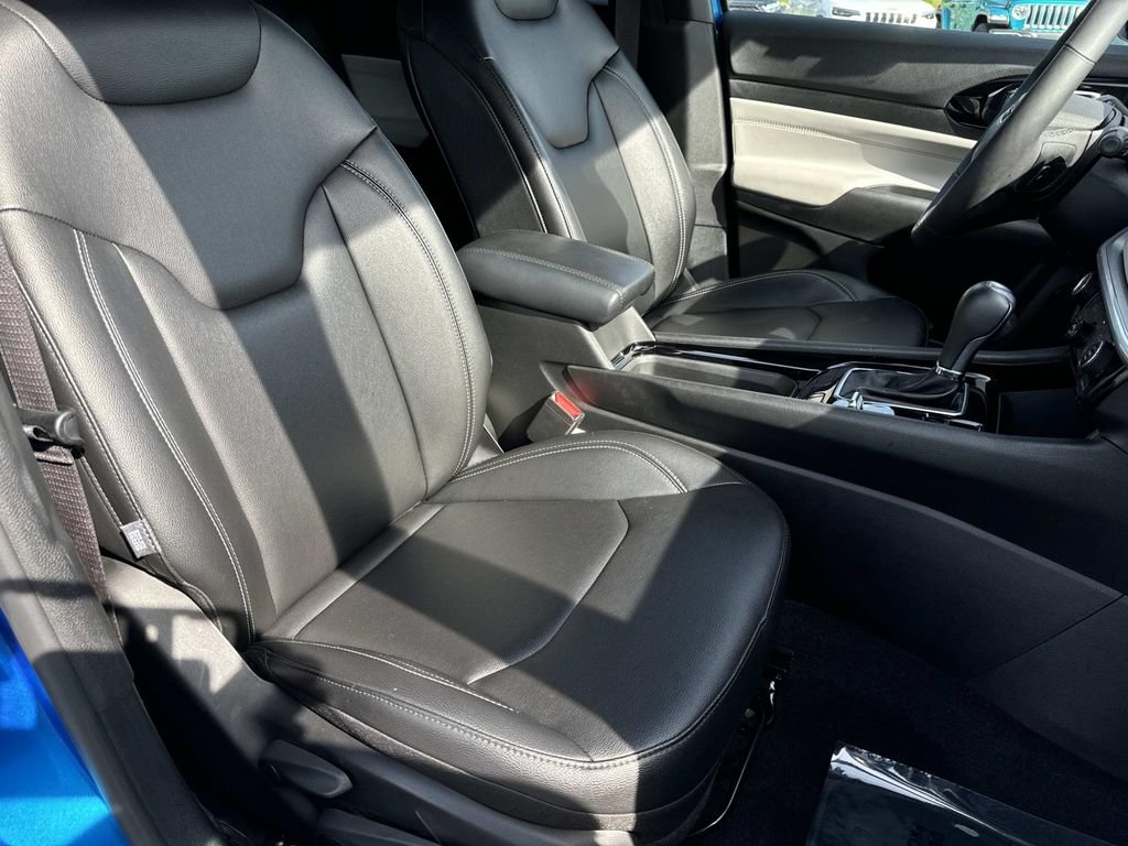 Used 2025 Jeep Compass Limited AWD/4WD image 27