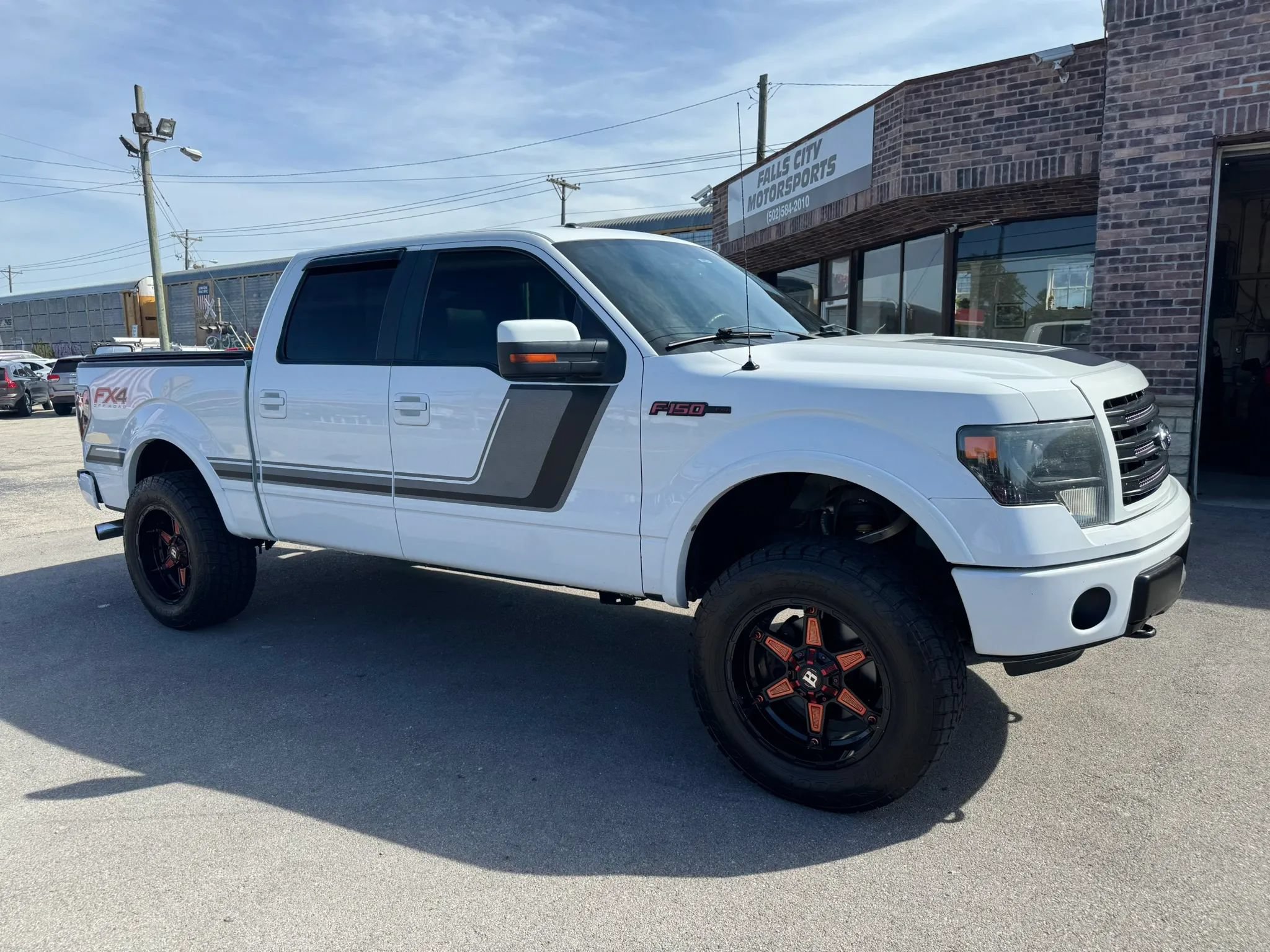 Used 2014 Ford F150 FX4 w/ Equipment Group 402A Luxury AWD/4WD image 21