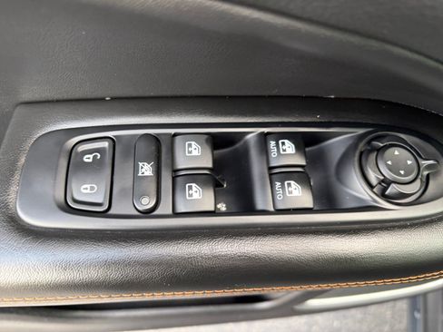 Used 2018 Jeep Compass Limited AWD/4WD image 14