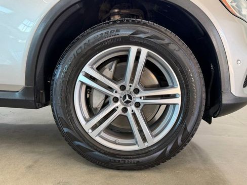 Used 2021 Mercedes-Benz GLC 300 SUV w/ Premium Package image 10