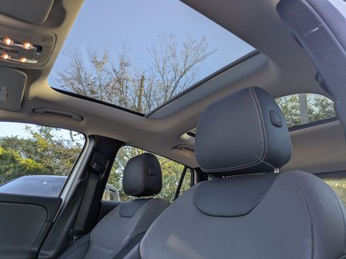 Certified 2022 Mercedes-Benz GLA 35 AMG 4MATIC image 4