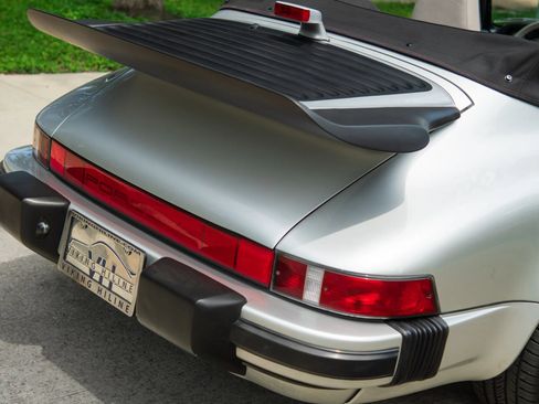 Used 1989 Porsche 911 Carrera RWD image 12