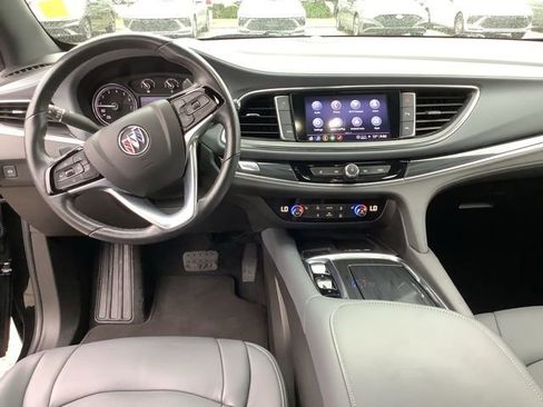 Used 2022 Buick Enclave Essence w/ Sport Touring Edition image 9