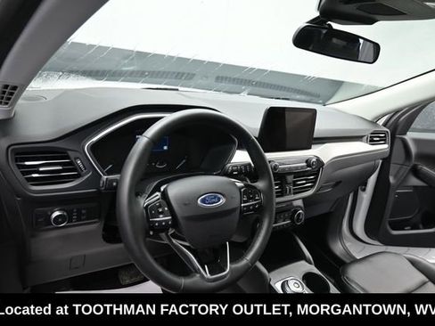 Used 2022 Ford Escape SEL w/ Equipment Group 302A AWD/4WD image 14