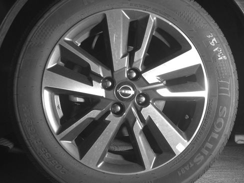 Used 2025 Nissan Versa SV FWD image 12