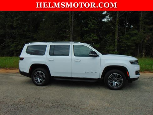 Certified 2025 Jeep Wagoneer 4WD image 11