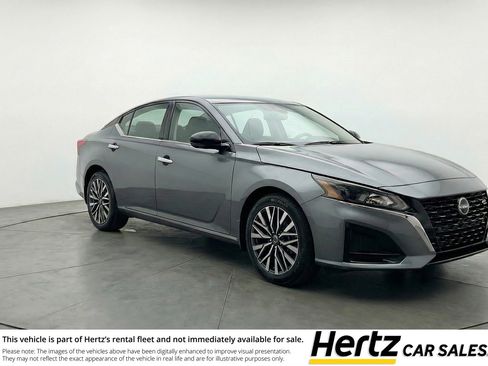 Used 2025 Nissan Altima 2.5 SV FWD image 1
