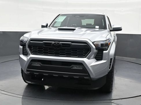 Used 2026 Toyota Tacoma TRD Sport RWD image 9