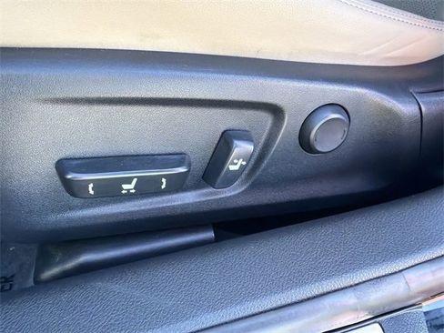 Used 2017 Lexus IS 200t 200t image 19