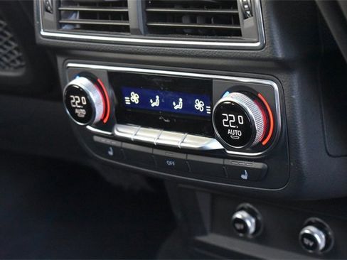 Used 2019 Audi Q7 3.0T Prestige w/ Prestige Package image 17