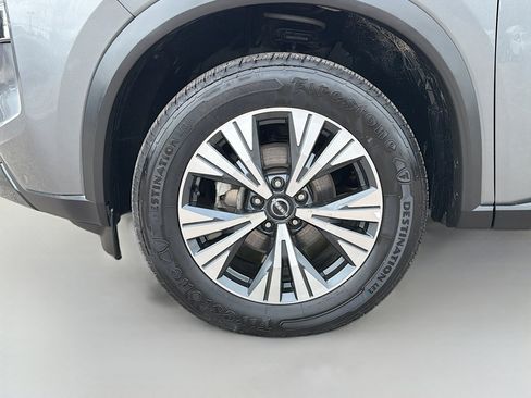 Used 2023 Nissan Rogue SV image 40