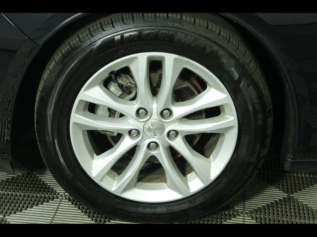 Used 2017 Chevrolet Malibu LT FWD image 5