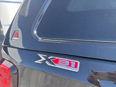 Used 2019 GMC Sierra 1500 SLT w/ SLT Premium Package AWD/4WD image 14