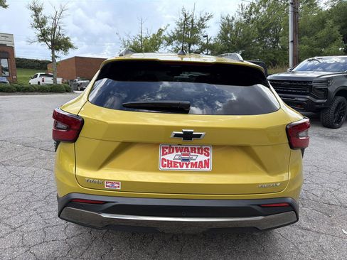 Used 2024 Chevrolet Trax ACTIV w/ Driver Confidence Package FWD image 4