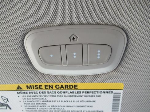 Certified 2024 Chrysler Pacifica Limited AWD/4WD image 35
