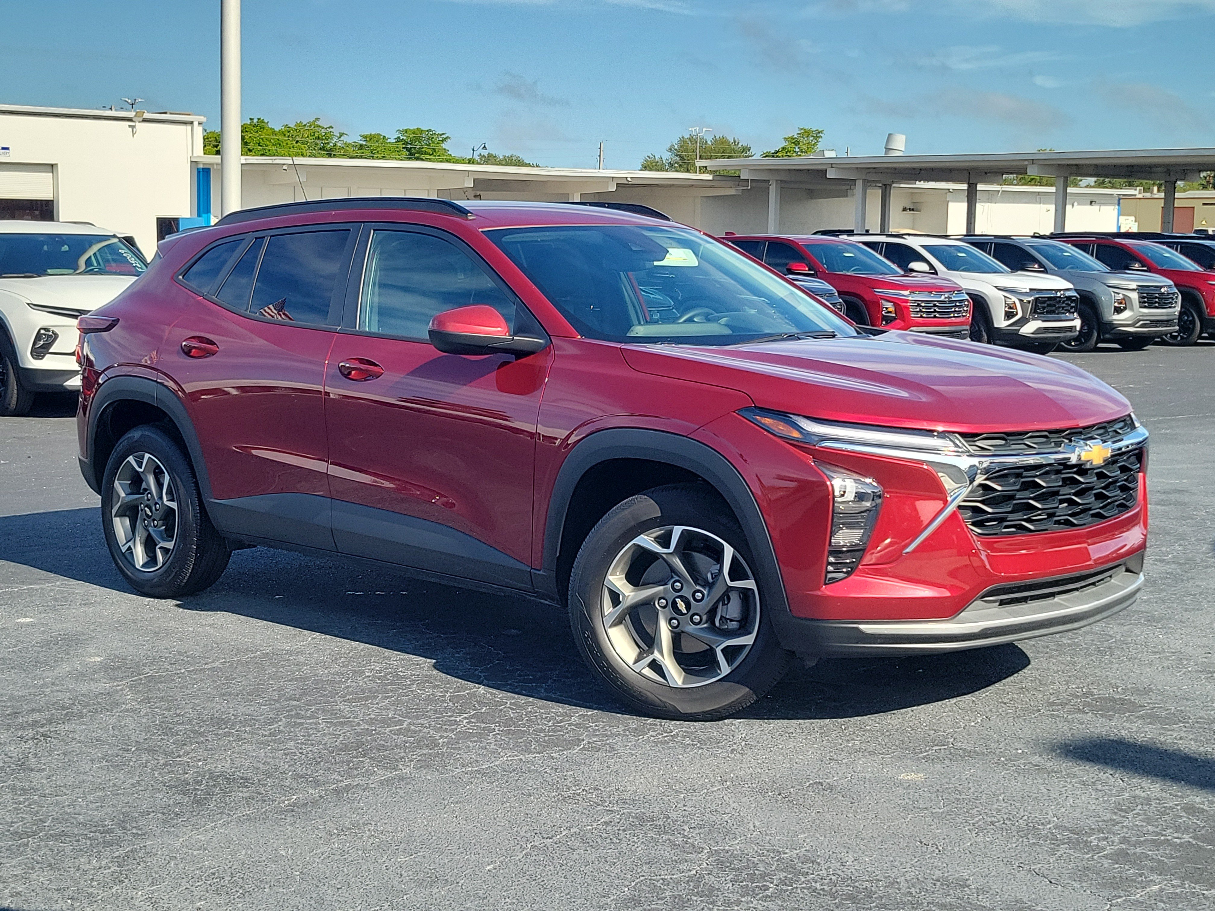 Used 2025 Chevrolet Trax LT w/ LT Convenience Package FWD image 31