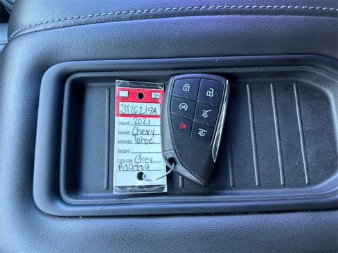 Used 2021 Chevrolet Tahoe Z71 w/ Z71 Off-Road Package image 38