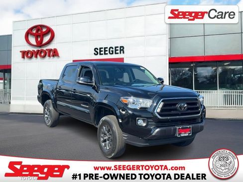 Used 2023 Toyota Tacoma SR5 w/ Technology Package AWD/4WD image 1