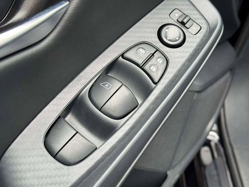 Used 2025 Nissan Sentra SV w/ All-Weather Package FWD image 16