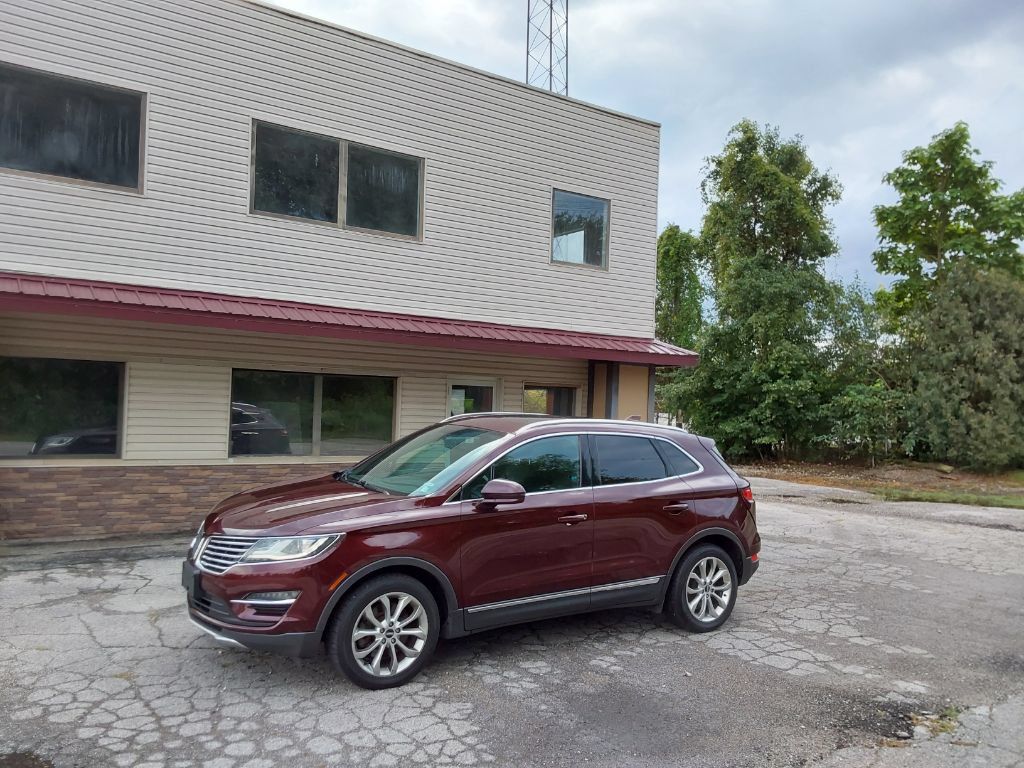 Used 2017 Lincoln MKC Select w/ Select Plus Package AWD/4WD image 2