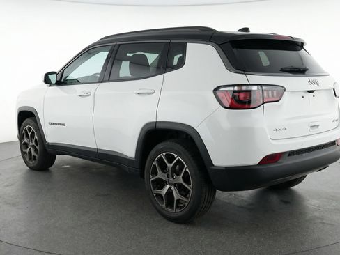 Used 2025 Jeep Compass Limited AWD/4WD image 6