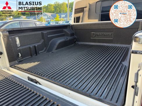 Used 2022 Jeep Gladiator Rubicon w/ Trailer Tow Package AWD/4WD image 13