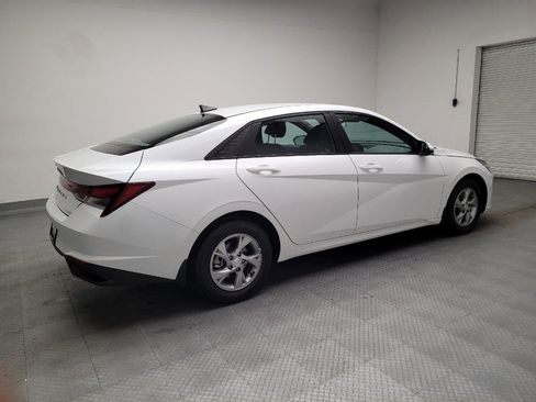 Used 2022 Hyundai Elantra SE FWD image 10