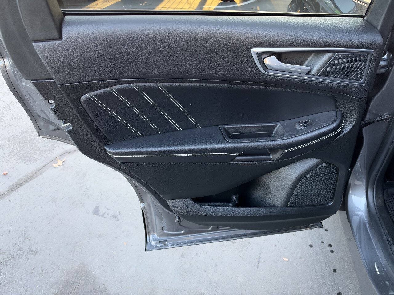 Used 2022 Ford Edge ST AWD/4WD image 15