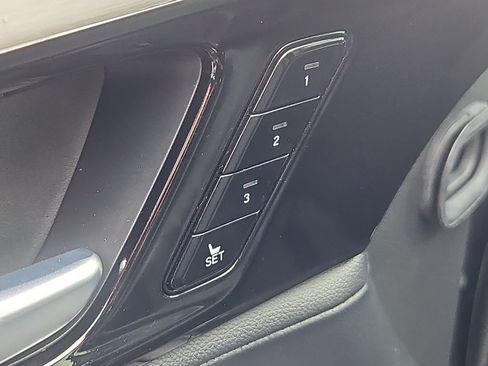 Used 2025 Acura MDX SH-AWD image 19
