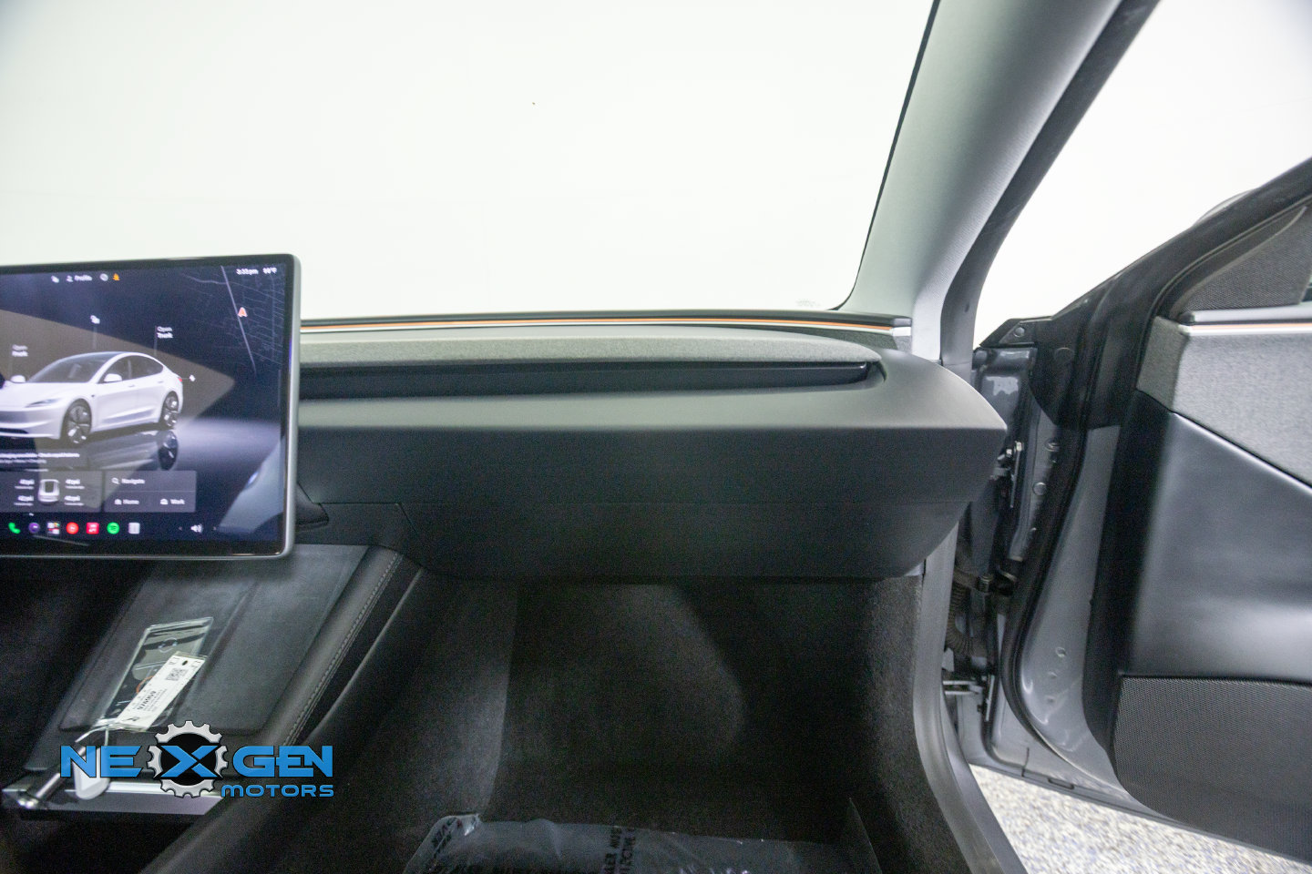 Used 2025 Tesla Model 3 Long Range RWD image 40