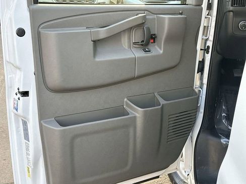 New 2025 GMC Savana 2500 w/ Driver Convenience Package RWD image 16