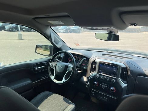 Used 2019 Chevrolet Silverado 1500 LT Trail Boss w/ Convenience Package AWD/4WD image 23