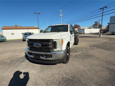 Used 2017 Ford F350 XL w/ Power Equipment Group image 3