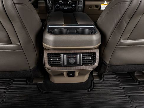 Used 2026 Ford F450 Platinum w/ Platinum Plus Package image 32