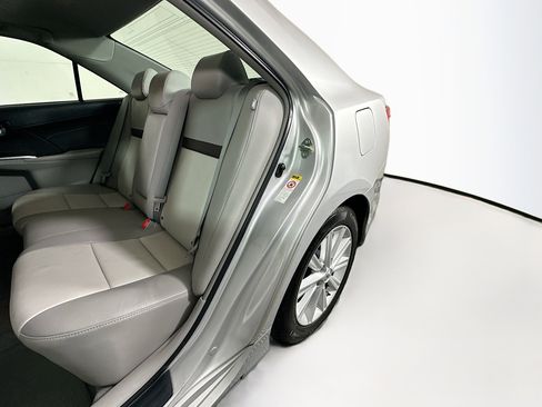 Used 2014 Toyota Camry XLE w/ Leather Package FWD image 26