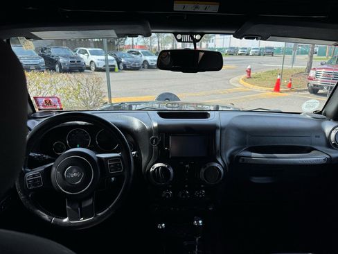 Used 2015 Jeep Wrangler Unlimited Sport w/ Quick Order Package 24S image 15