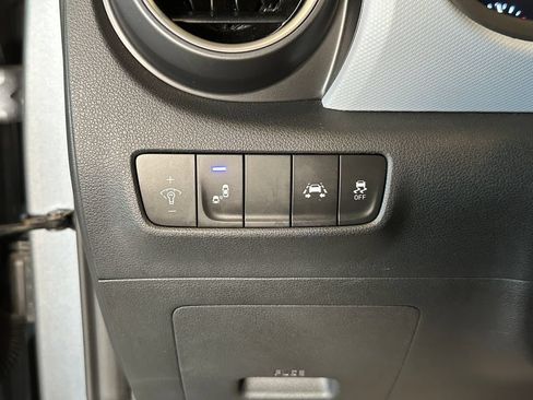 Used 2021 Hyundai Kona SEL AWD/4WD image 17